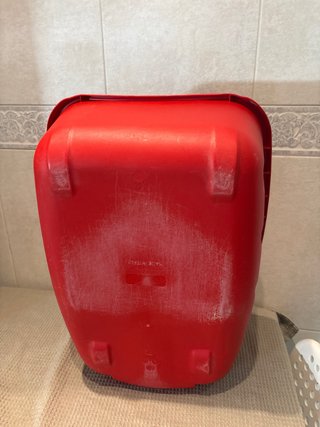 Arenero para gatos con puerta