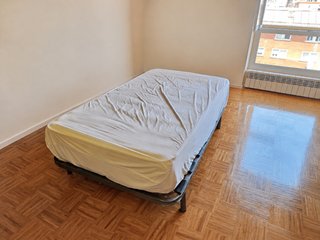 Estructura de cama metálica con funda