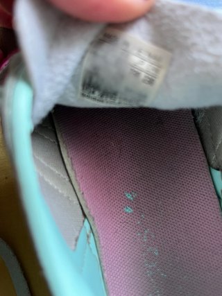 Zapatillas Adidas grises y rosas