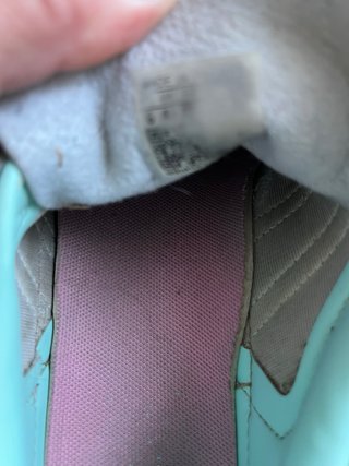 Zapatillas Adidas grises y rosas