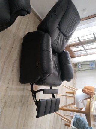 Poltrone reclinabili in pelle manuali a 50 ciascuna