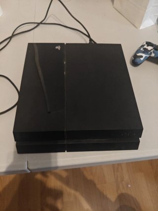PS4 (PlayStation 4) + 3 Giochi