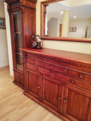 Mueble aparador, estantería y espejo rústico