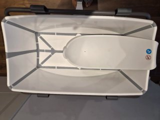 Bañera Bebé Stokke plegable con patas y soporte