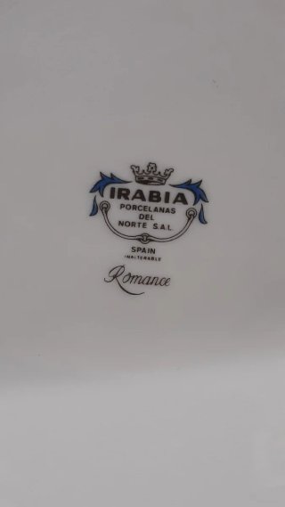 Sopera de porcelana IRABIA borde de oro