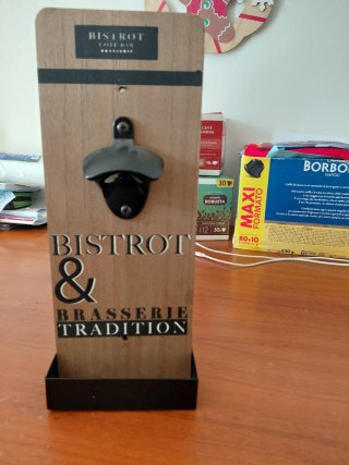 Porta capsule Nespresso e apribottiglie
