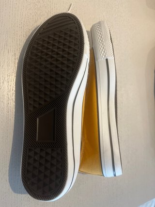 Zapatillas amarillas de lona