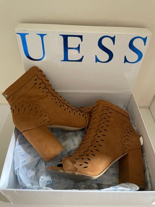 Botín Guess Camel Talla X