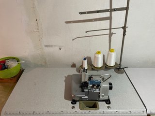 Máquina de Coser Singer