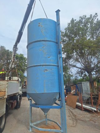 Vendo 2 unfidades Silos para arena, agua o trigo