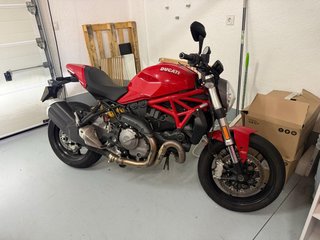 Ducati Monster 821 Roja