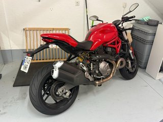 Ducati Monster 821 Roja
