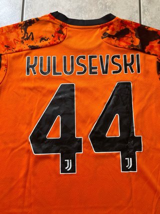 Completo Juventus Arancione Kulusevski