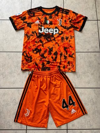 Completo Juventus Arancione Kulusevski