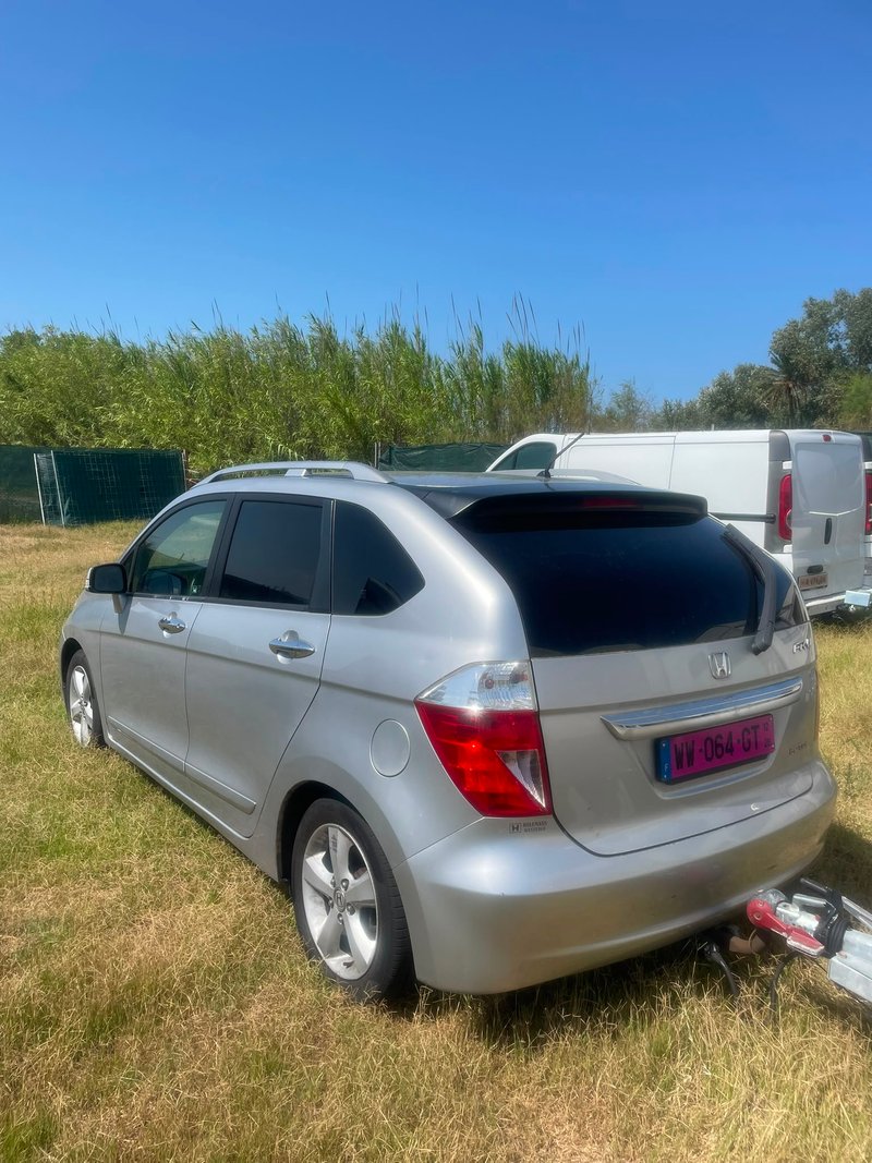 Honda FR-V 2.2 і Vtec CTDI - foto 1