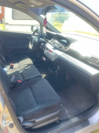 Honda FR-V 2.2 і Vtec CTDI