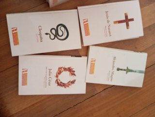 Lote 24 libros protagonistas de la historia ABC