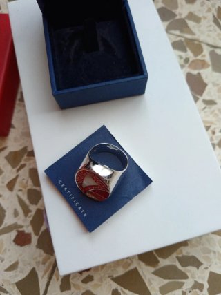 Anillo Swarovski Plata y Piedrecitas Rojas