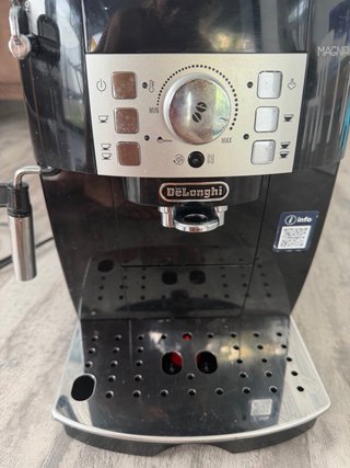 Cafetera DeLonghi Magnifica Superautomática