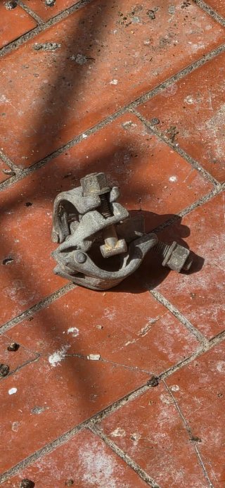 Acoplador fijador de andamio