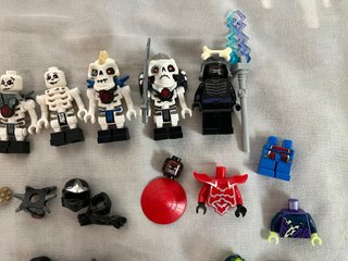 Lote LEGO Ninjago minifiguras y accesorios