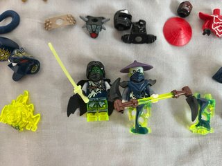 Lote LEGO Ninjago minifiguras y accesorios