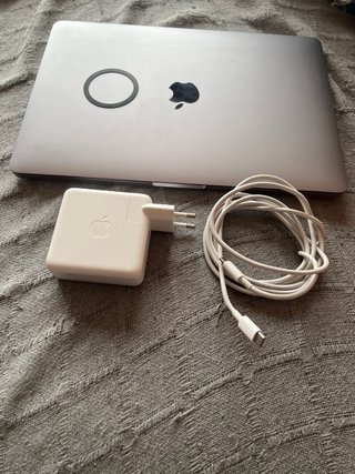 MacBook Pro M1 16GB RAM y 1 TB almacenamiento