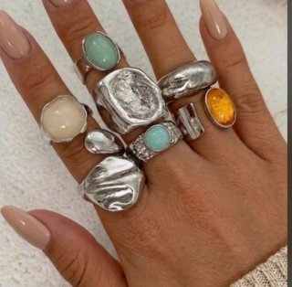 Lote anillos plateados. Algunos son ajustables