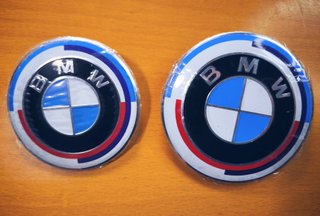 KIT 7 EMBLEMAS BMW 50 ANIVERSARIO · TAPABUJES BMW