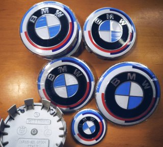 KIT 7 EMBLEMAS BMW 50 ANIVERSARIO · TAPABUJES BMW