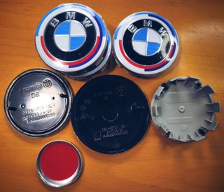 KIT 7 EMBLEMAS BMW 50 ANIVERSARIO · TAPABUJES BMW