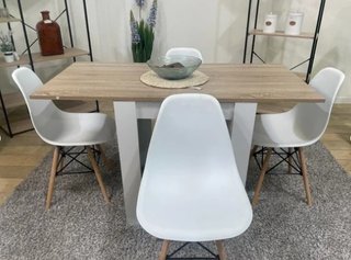 Mesa extensible y 4 sillas