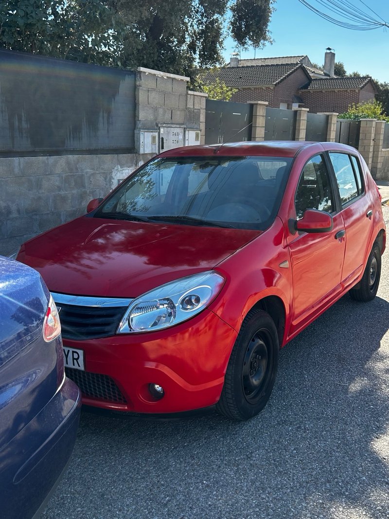 Dacia Sandero 2010 1.2 16V 75cv - foto 1