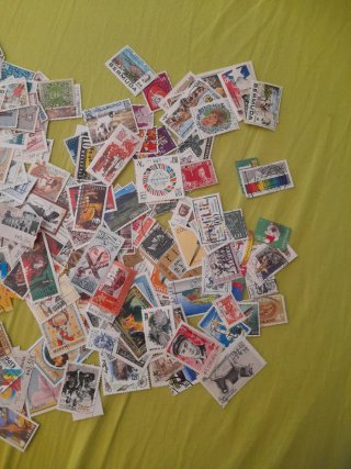Collezione 920 francobolli mondiali