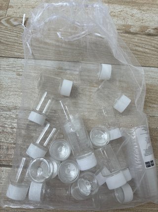 Botes y Vasos Medidores Transparentes