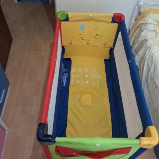 Cuna de viaje plegable