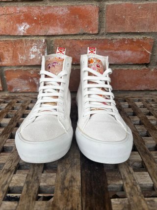 Zapatillas Desigual Blancas Corazón Rojo