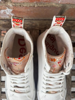 Zapatillas Desigual Blancas Corazón Rojo