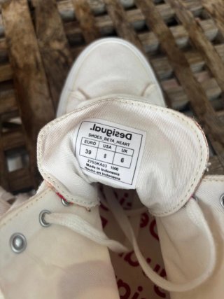 Zapatillas Desigual Blancas Corazón Rojo