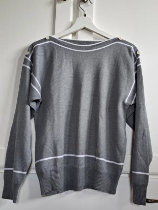 Jersey de punto gris con botones