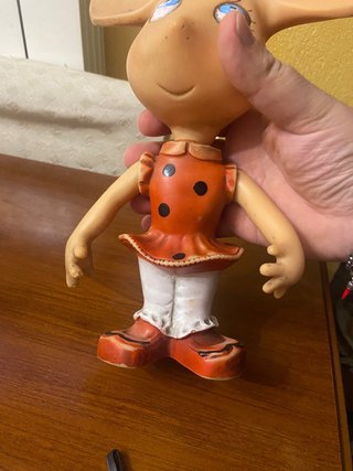 Moglie di Topolino rosy rosicchia