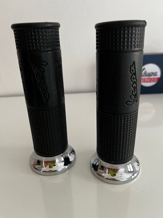 Puños Vespa GTS Originales Negro/Plata