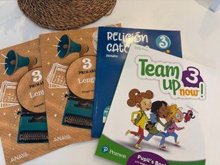 Libros 3 primaria Anaya y Pearson