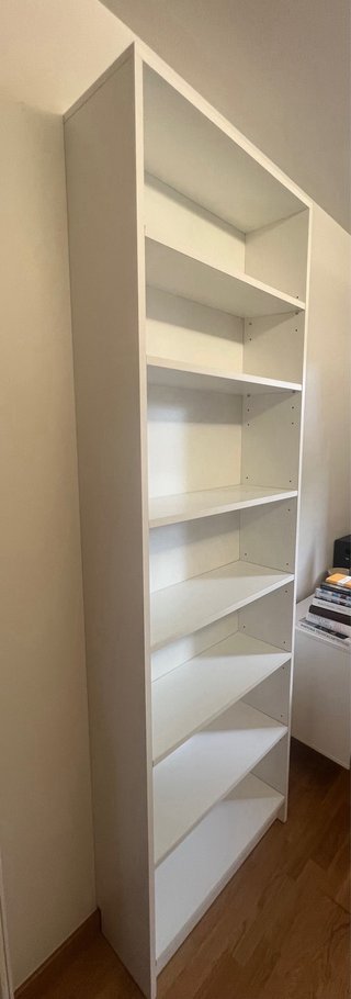 Estantería blanca de madera