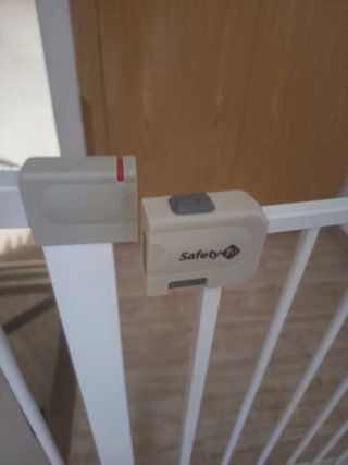 Barrera Seguridad Niños Safety 1st + 2 extensores