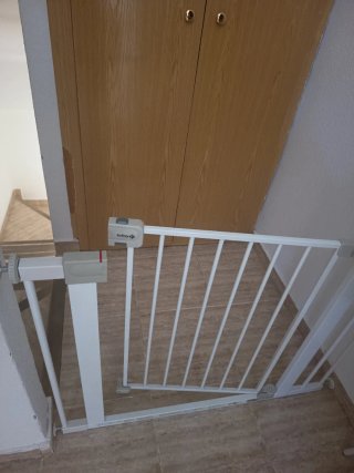 Barrera Seguridad Niños Safety 1st + 2 extensores