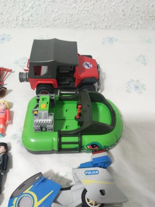 Lote Playmobil: Figuras, Coches y Piezas