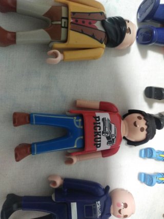 Lote Playmobil: Figuras, Coches y Piezas