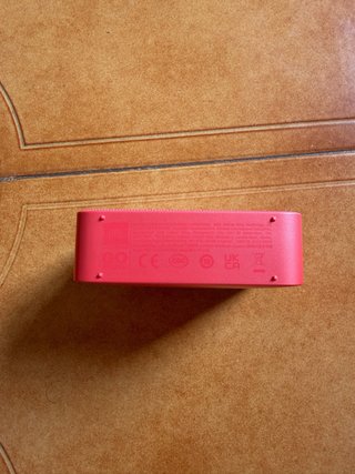 Altavoz JBL Rojo con F!
