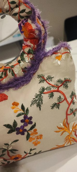 Bolso de seda bordado para fiesta